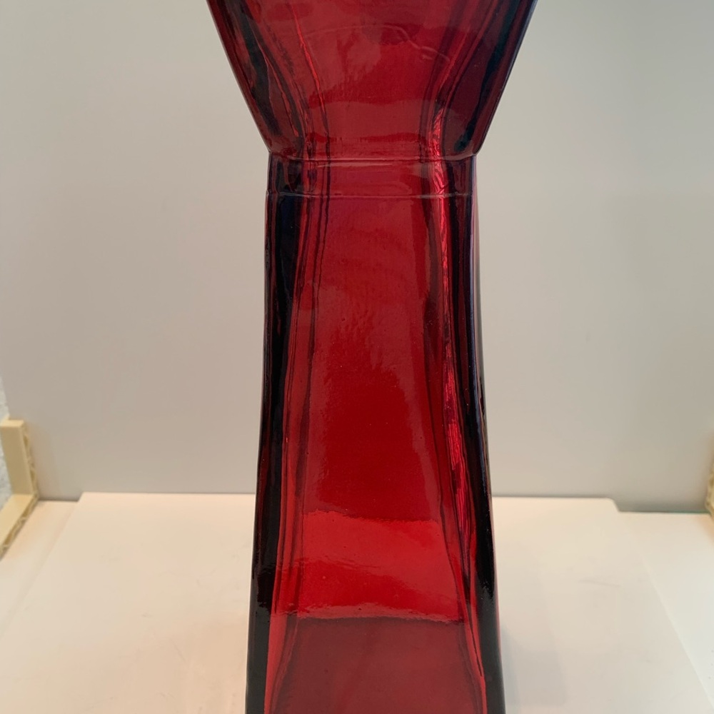 San Miguel Vidrios Recycled Red Glass Vase Hand Made in Spain - Picture 4 of 8